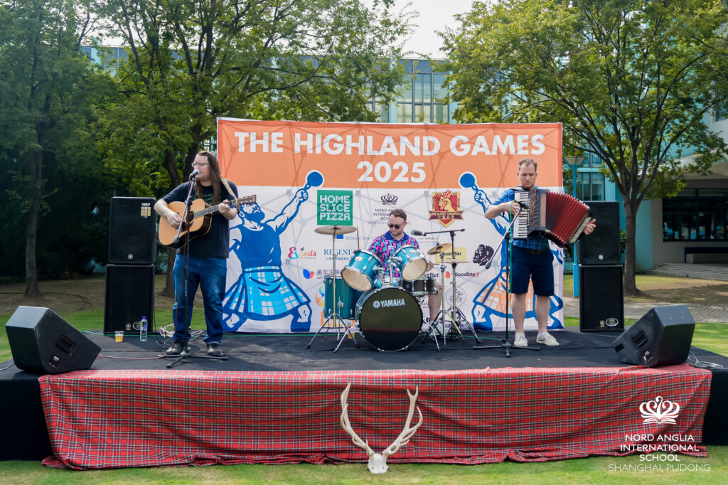 Shanghai Scottish Band Shanghai Scottish Shanghai Scottish football team Highland Games Shanghai Shanghai Scottish club Shanghai Scottish archive links Shanghai Scottish pipe band
