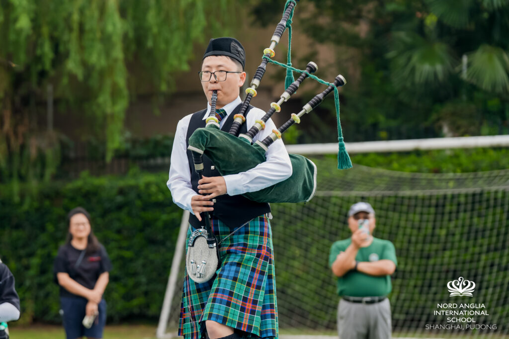 Shanghai Scottish Band Shanghai Scottish Shanghai Scottish football team Highland Games Shanghai Shanghai Scottish club Shanghai Scottish archive links Shanghai Scottish pipe band